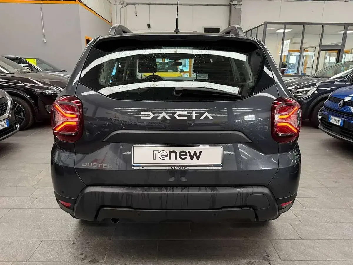 Usata Dacia Duster Expression 101 CV (74 kW) 2023 Grigio scuro SUV