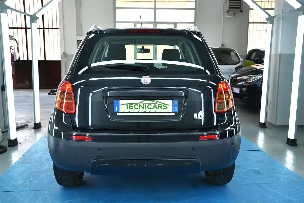 Begagnad Fiat Sedici 120 HK (88 kW) 2010 Svart SUV