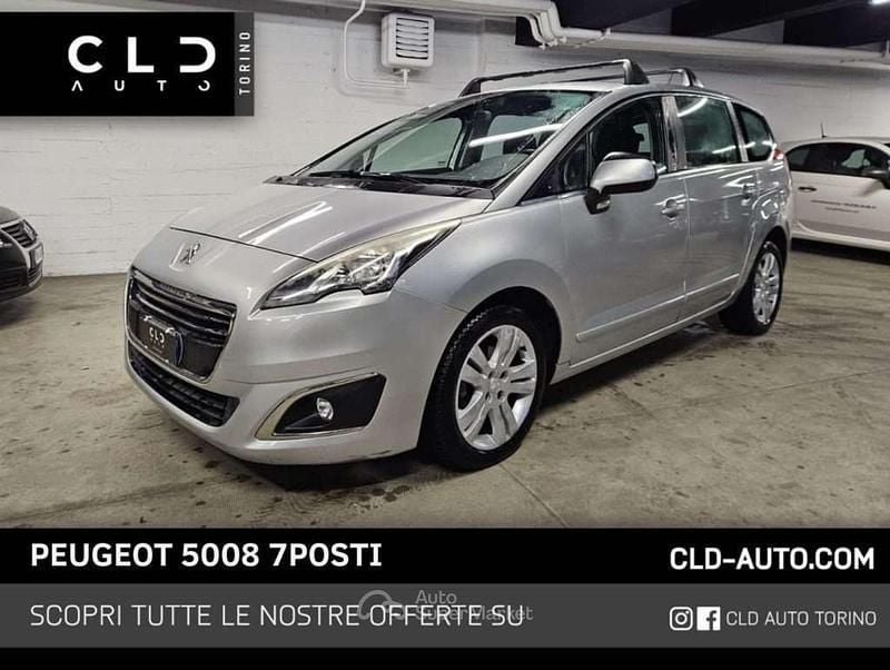 Grigio Usata 2014 Peugeot 5008 Monovolume | 7500 € (Buon prezzo) - Immagine 1/4