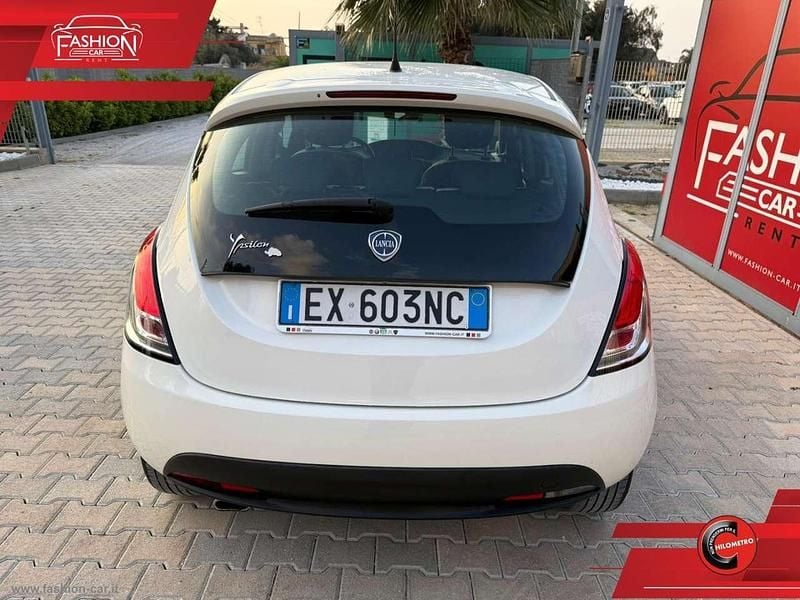 Usata Lancia Ypsilon Silver 95 CV (69 kW) 2014 Bianco Utilitaria