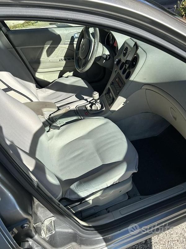 Usata Alfa Romeo 159 120 CV (88 kW) 2006 Marrone Berlina