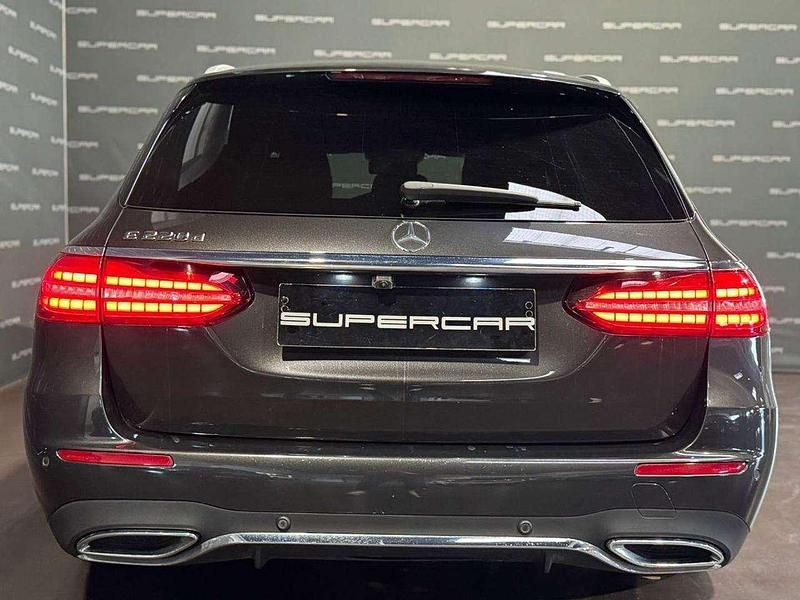 Usata Mercedes E220 AMG 194 CV (142 kW) 2021 Grigio scuro Station wagon