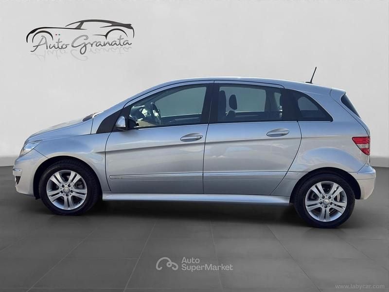 Usata Mercedes B180 Premium 109 CV (80 kW) 2011 Argento Monovolume