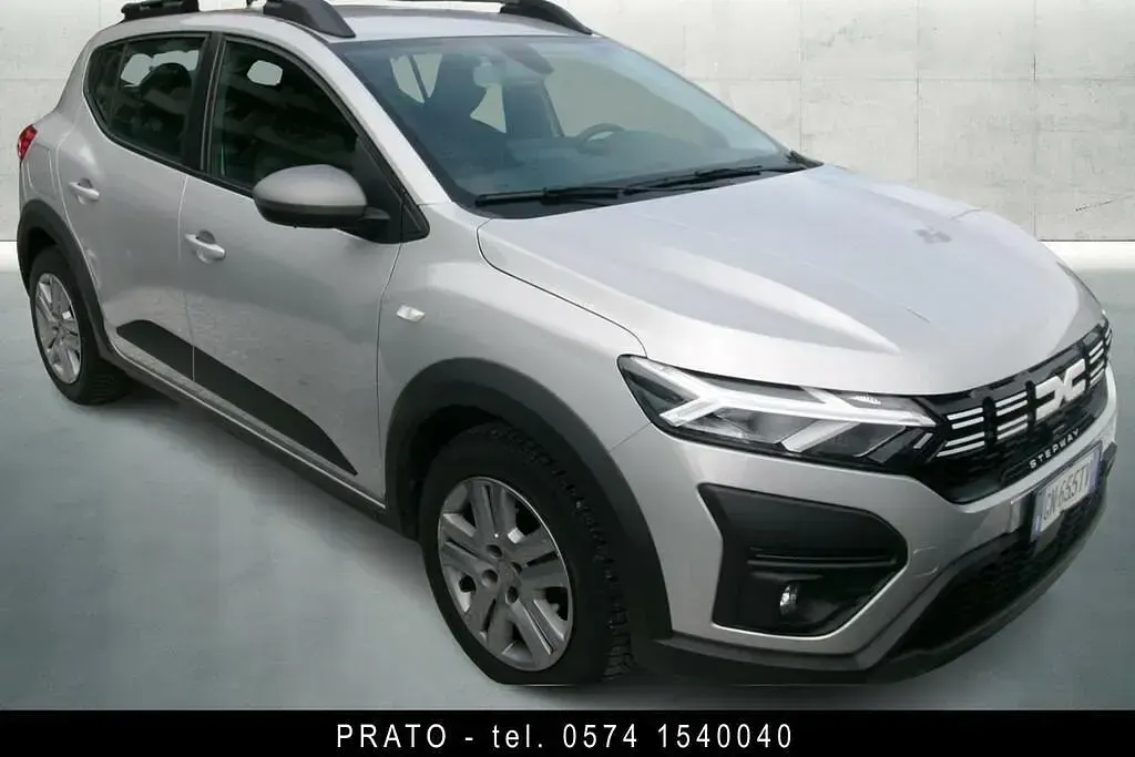 Usata Dacia Sandero Expression 101 CV (74 kW) 2023 Grigio Berlina