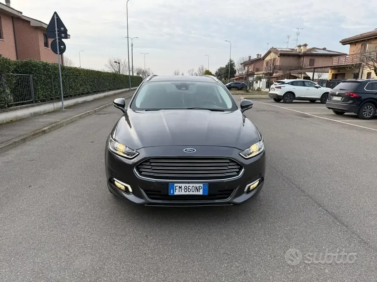 Usata Ford Mondeo S 150 CV (110 kW) 2017 Grigio Station wagon