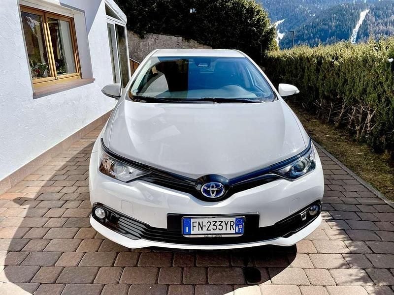 Usata Toyota Auris Hybrid Style 135 CV (99 kW) 2018 Berlina