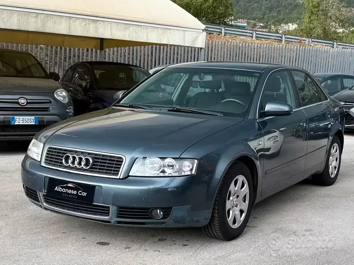 Usata Audi A4 130 CV (95 kW) 2001 Grigio Berlina