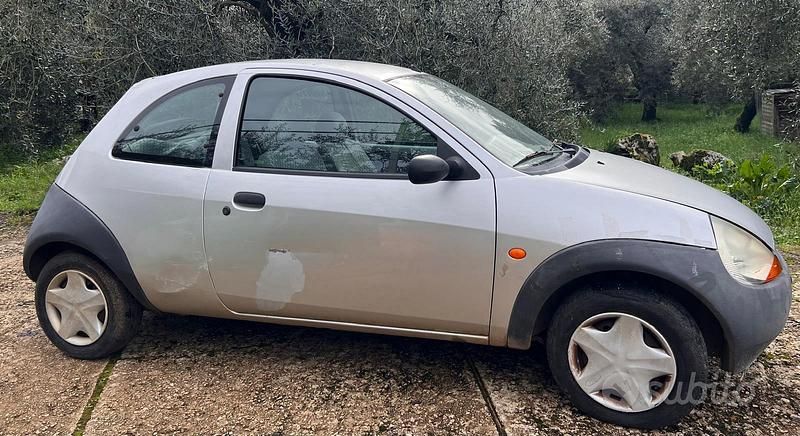Usata Ford Ka 60 CV (44 kW) 1999 Grigio Utilitaria