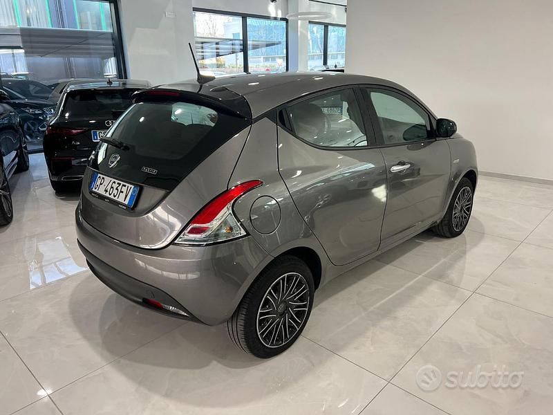 Usata Lancia Ypsilon S 69 CV (50 kW) 2023 Grigio Utilitaria