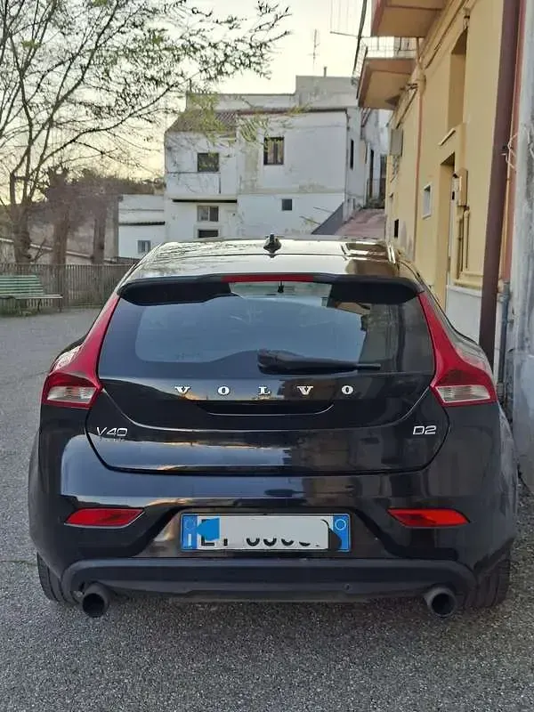 Usata Volvo V40 R-Design Kinetic 114 CV (83 kW) 2014 Berlina