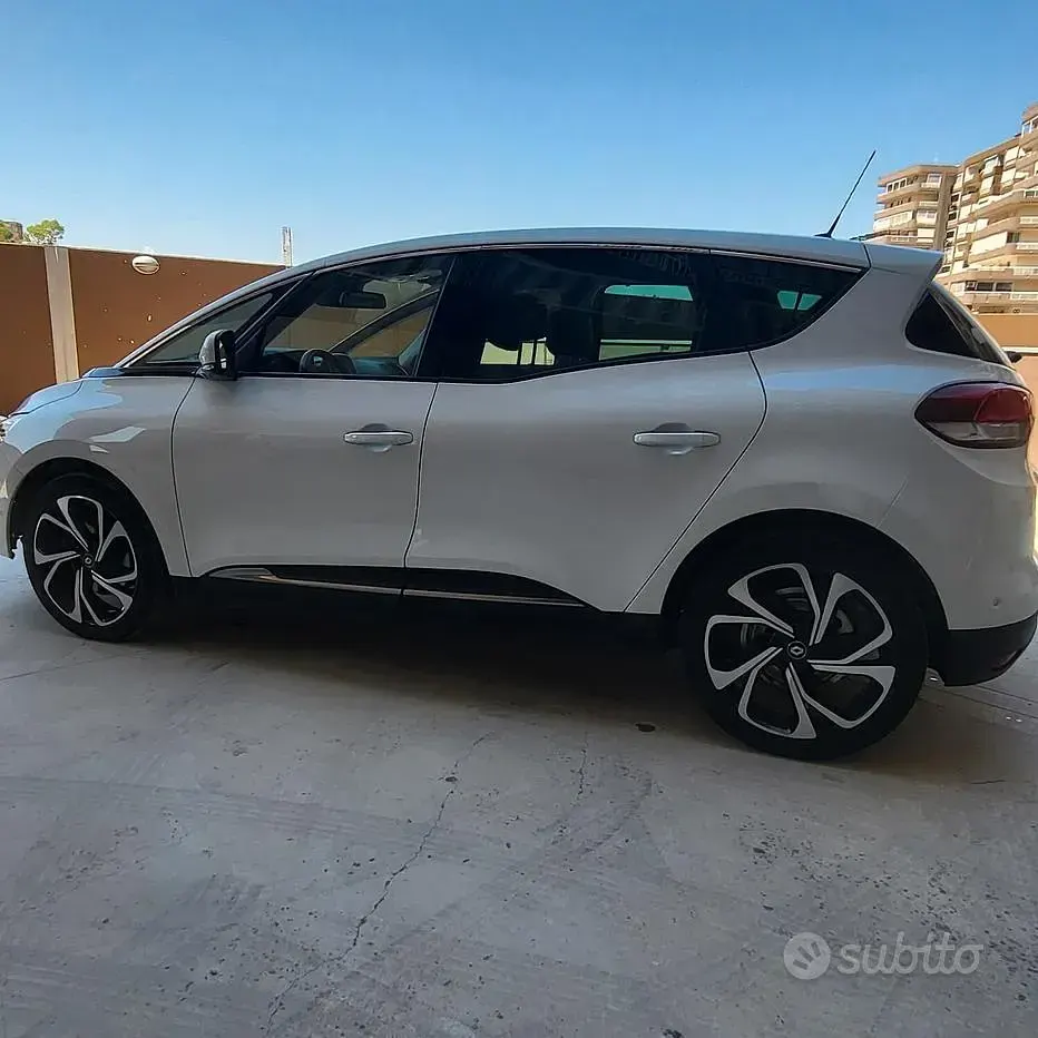 Usata Renault Scénic III Bose Edition 160 CV (117 kW) 2017 Bianco Monovolume