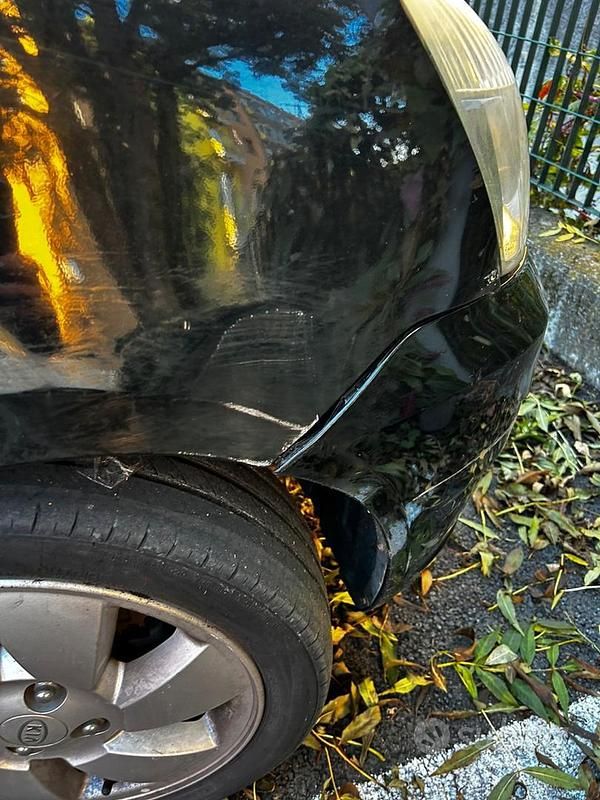 Usata Kia Picanto 61 CV (44 kW) 2007 Nero Utilitaria