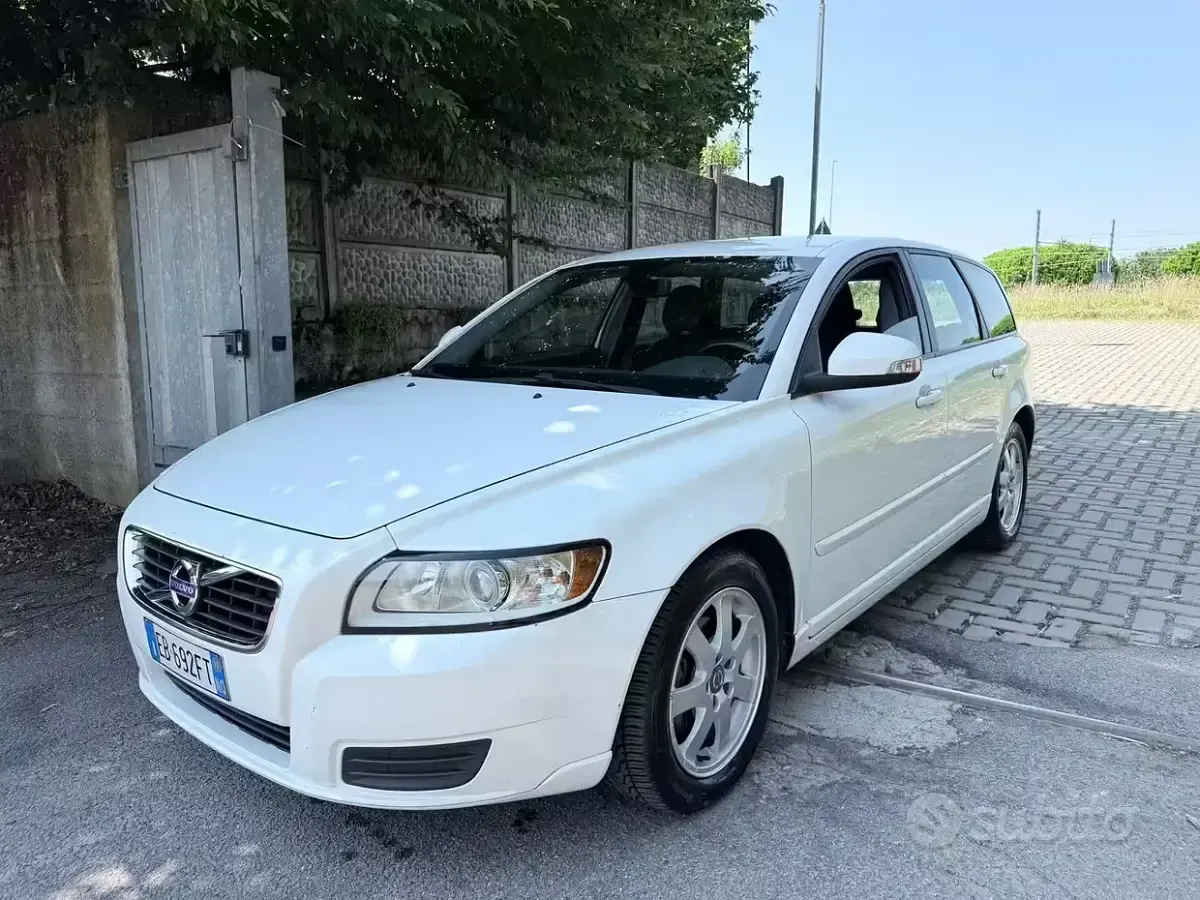 Usata Volvo V50 101 CV (74 kW) 2010 Bianco Station wagon