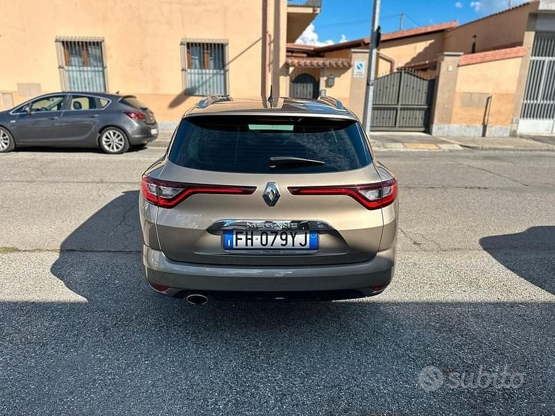 Usata Renault Mégane IV Bose Edition 110 CV (80 kW) 2017 Marrone Berlina