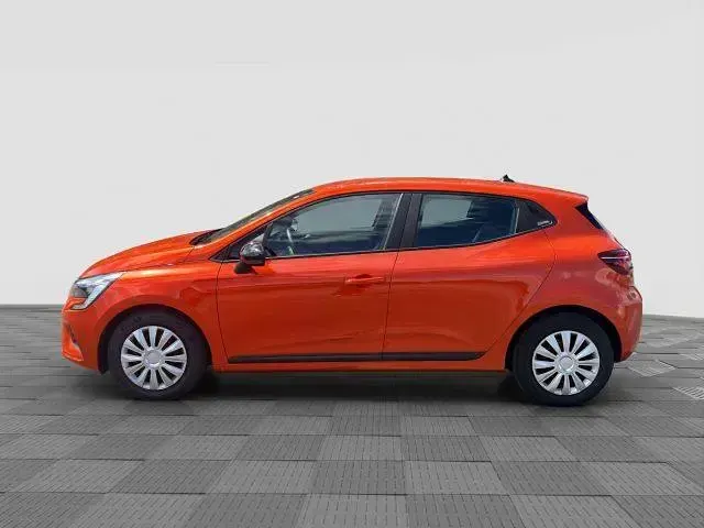 Usata Renault Clio V Equilibre 91 CV (66 kW) 2023 Orange valencia Berlina