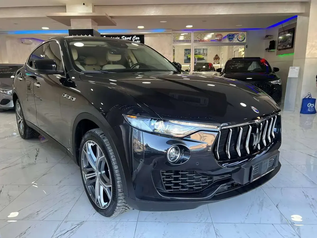 Usata Maserati Levante GranLusso 275 CV (202 kW) 2019 Nero lusso metallizzato SUV