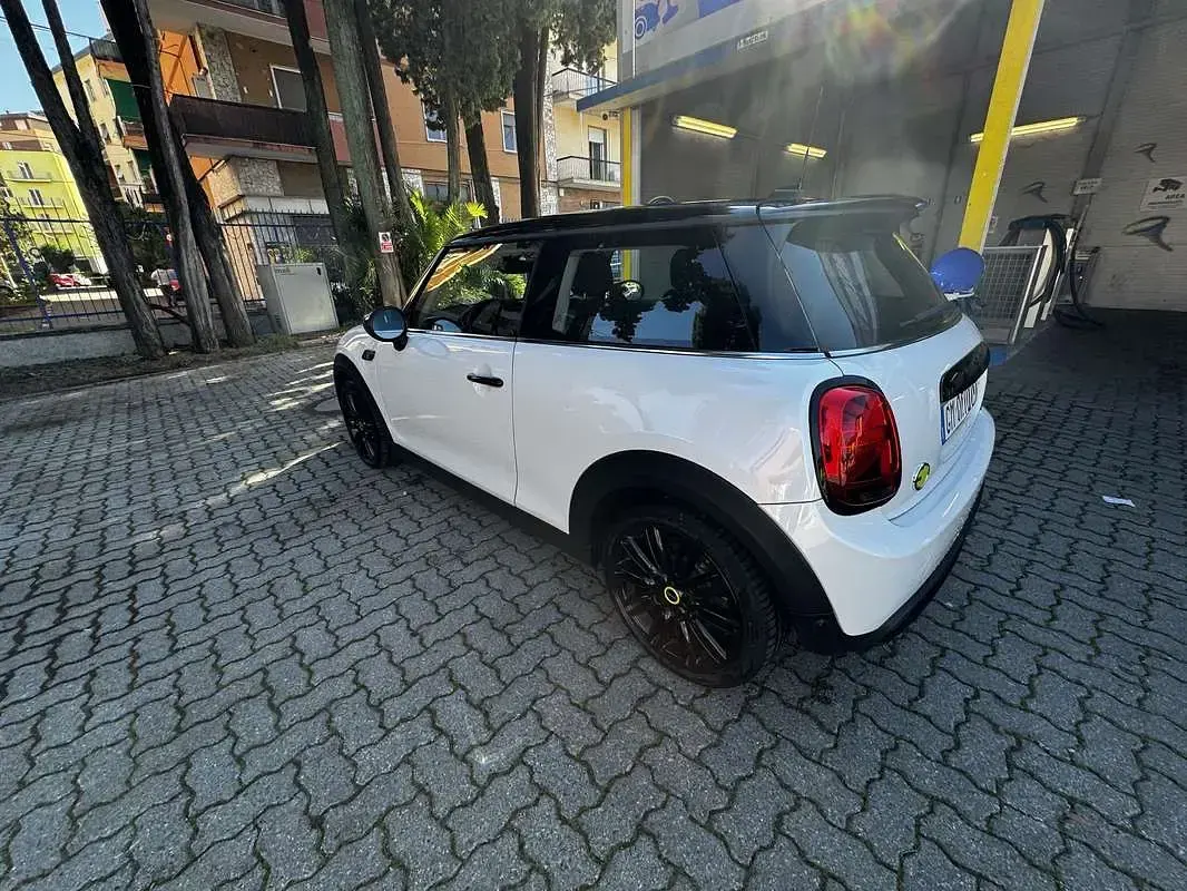 Usata Mini Cooper SE 75 kW (102 CV) 2023 Utilitaria