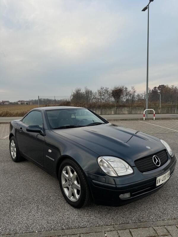 Usata Mercedes SLK200 192 CV (141 kW) 1998 Blu Cabrio