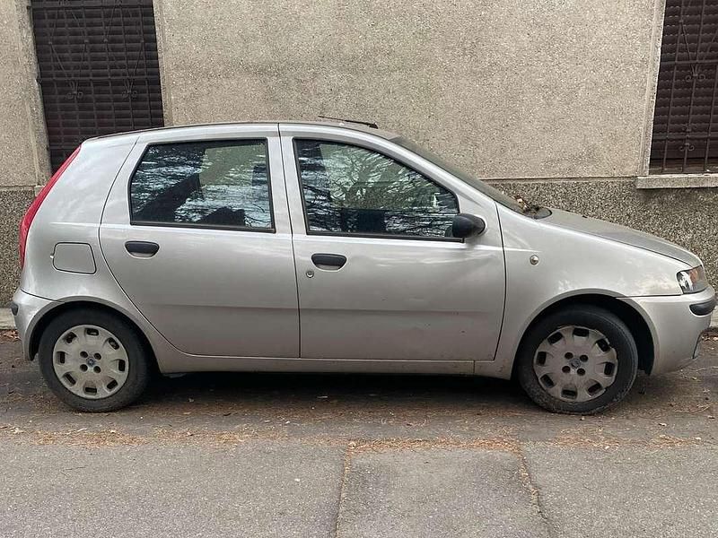 Usata Fiat Punto 80 CV (58 kW) 2000 Grigio Utilitaria