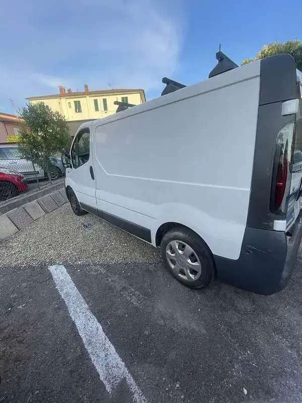 Usata Renault Trafic 95 CV (69 kW) 2006 Monovolume
