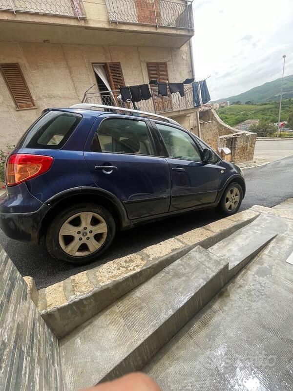 Usata Fiat Sedici 120 CV (88 kW) 2006 Blu SUV