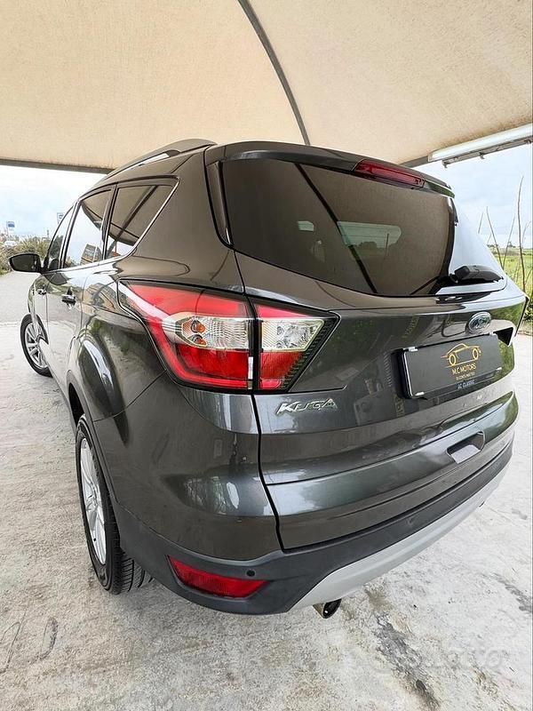 Usata Ford Kuga Titanium S 120 CV (88 kW) 2018 Grigio SUV