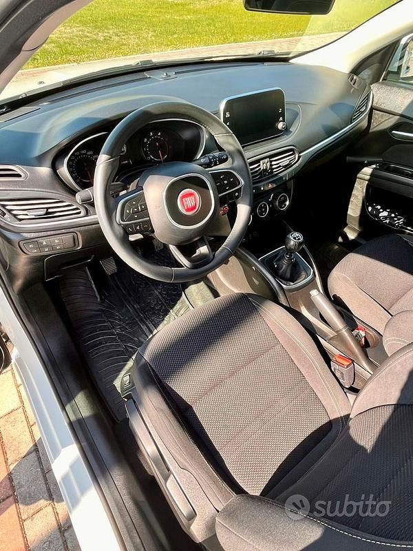 Usata Fiat Tipo Lounge 120 CV (88 kW) 2017 Bianco Station wagon