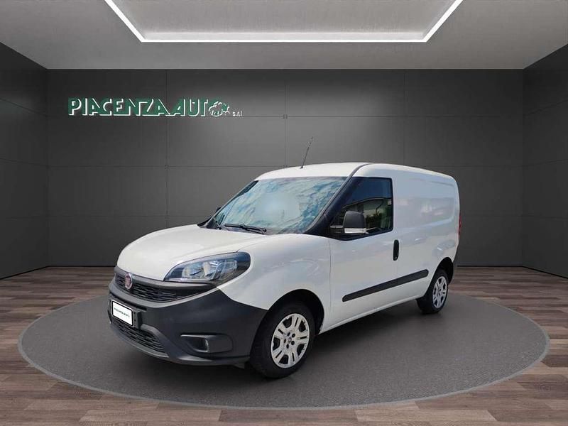 Usata Fiat Doblò Lounge 95 CV (69 kW) 2019 Bianco Monovolume