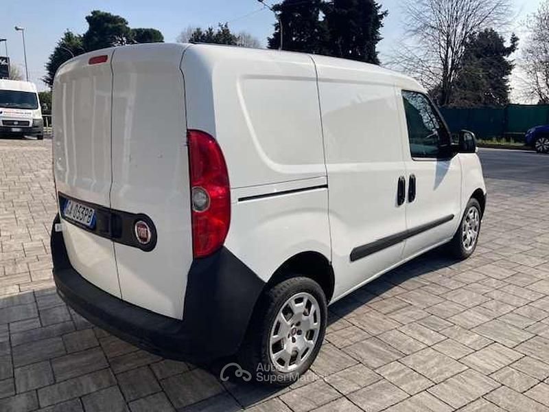 Usata Fiat Doblò Easy 120 CV (88 kW) 2020 Bianco Monovolume