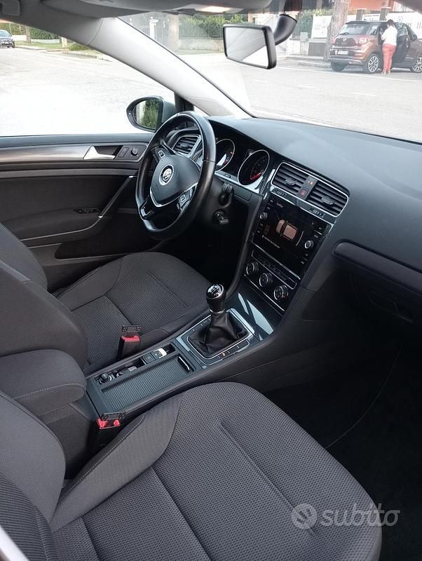 Usata VW Golf VII 130 CV (95 kW) 2019 Grigio Berlina