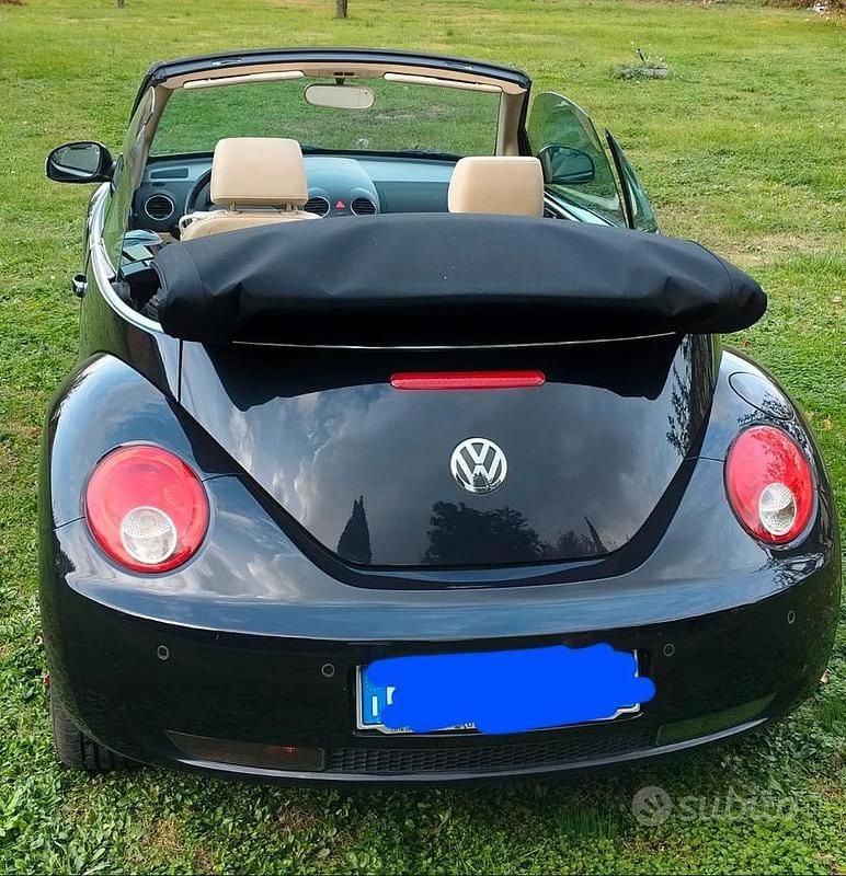Usata VW New Beetle 2010 Nero Utilitaria