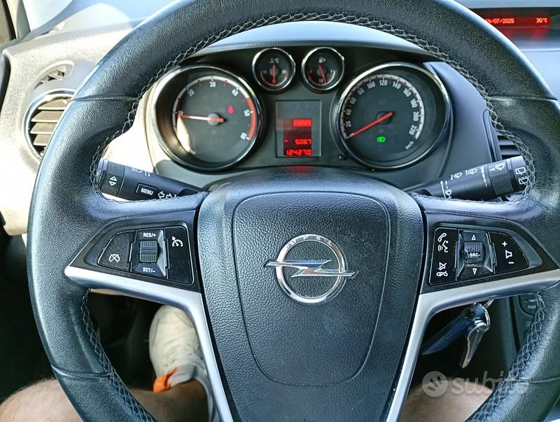 Grigio Usata 2012 Opel Meriva Monovolume | 7000 € (Molto cara) - Immagine 1/2