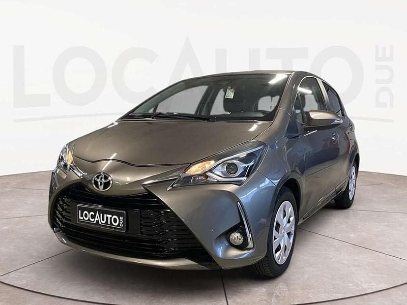 Usata Toyota Yaris Business Edition 69 CV (50 kW) 2020 Grigio Berlina