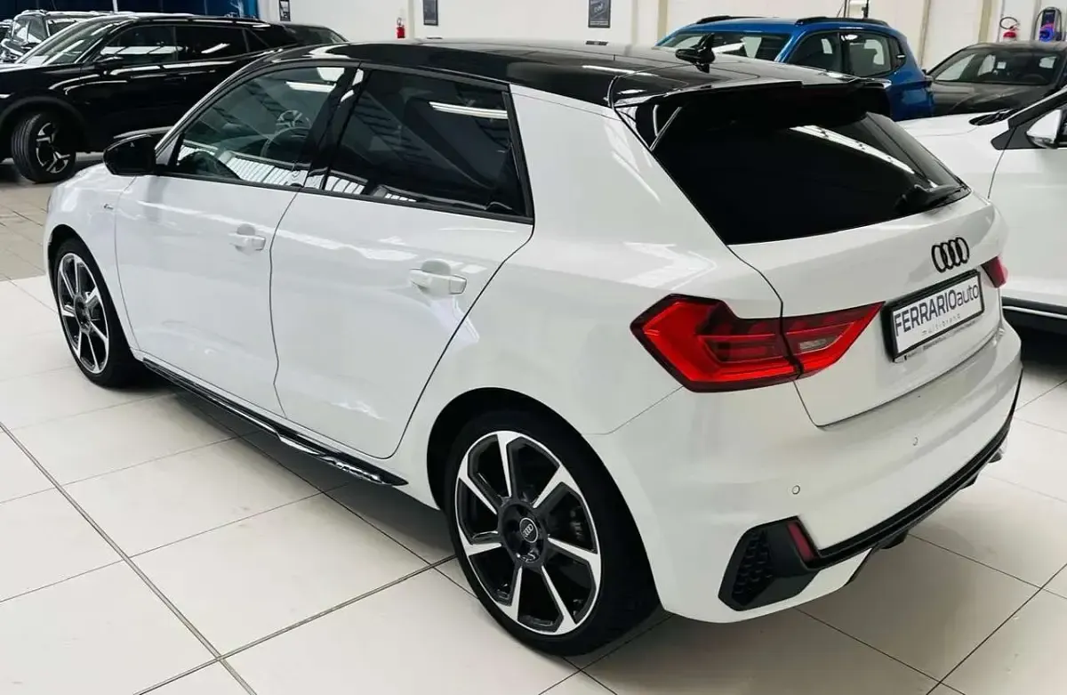 Usata Audi A1 Sportback Black Edition 116 CV (85 kW) 2025 Bianca glaciar Utilitaria
