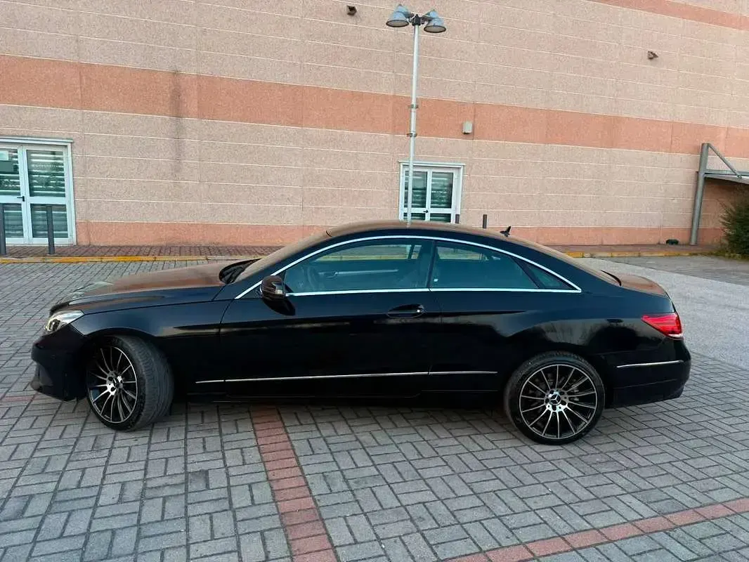 Usata Mercedes E350 252 CV (185 kW) 2014 Nero Coupé
