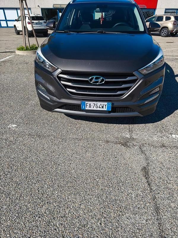 Grigio Usata 2016 Hyundai Tucson Comfort SUV | 13.500 € (Cara) - Immagine 1/4
