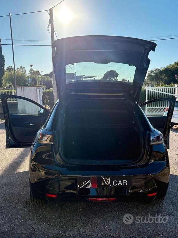 Usata Peugeot 208 100 CV (73 kW) 2023 Nero Utilitaria