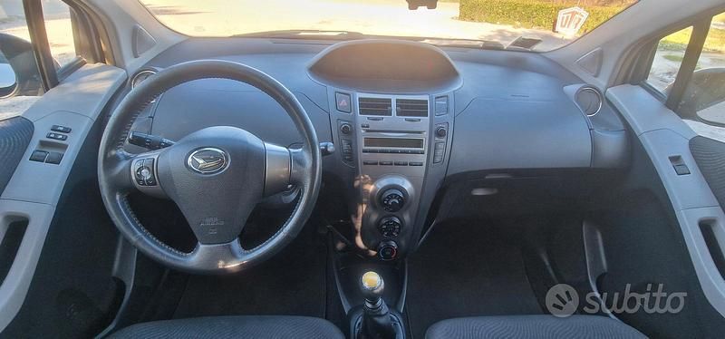 Usata Toyota Yaris 2012 Grigio Utilitaria