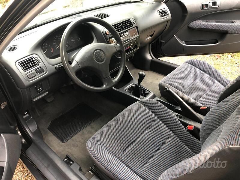Nero Usata 1996 Honda Civic | 5000 € - Immagine 1/4