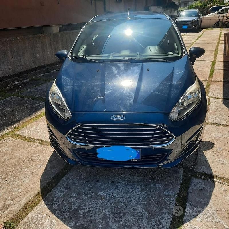 Usata Ford Fiesta Business Edition 75 CV (55 kW) 2015 Blu Berlina