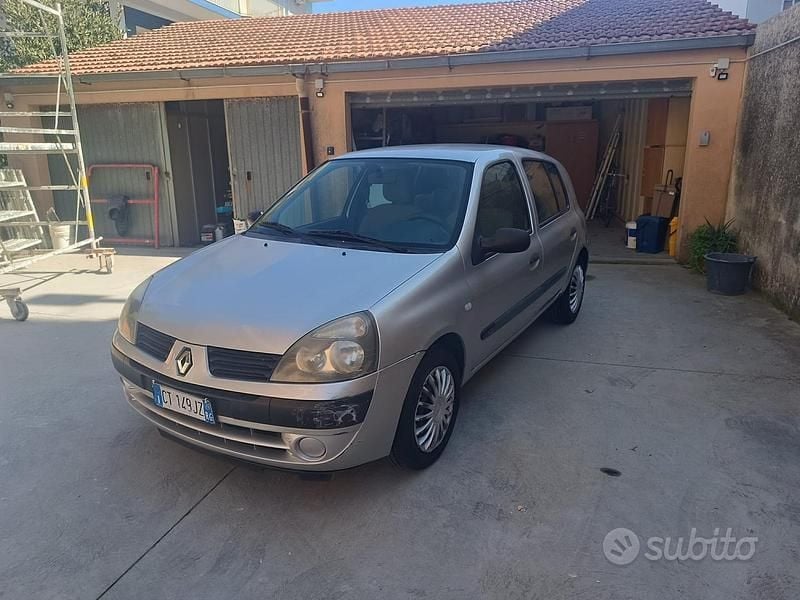 Usata Renault Clio II 58 CV (42 kW) 2003 Grigio Utilitaria