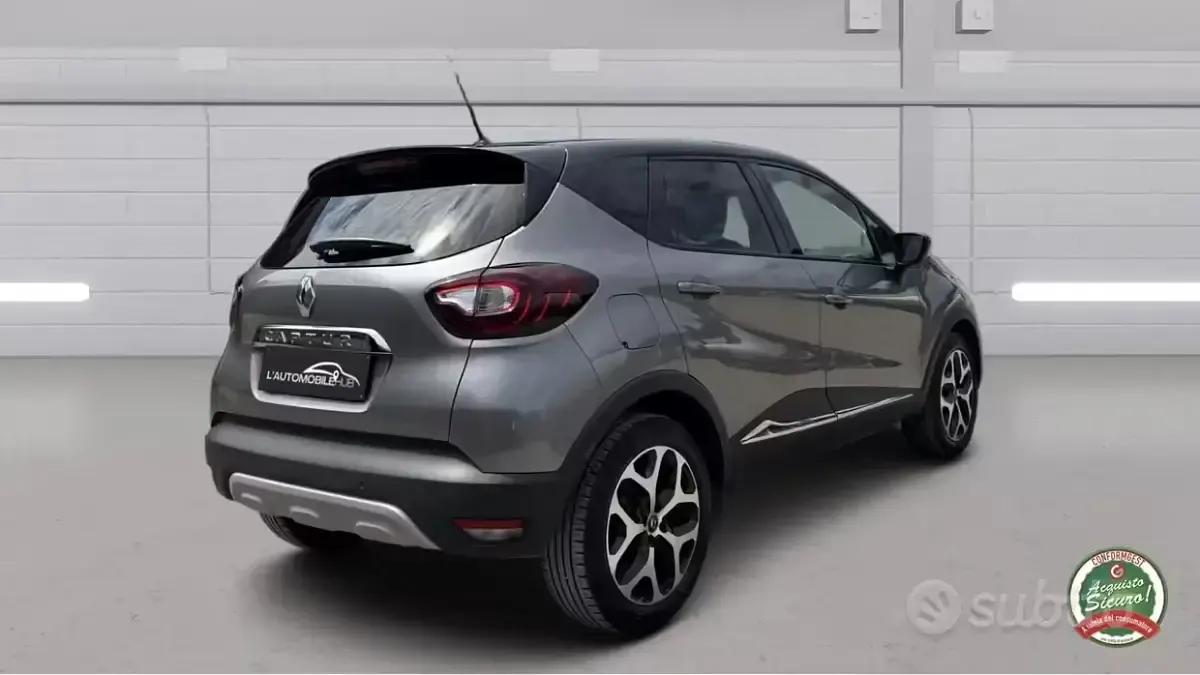 Usata Renault Captur 90 CV (66 kW) 2019 Grigio SUV
