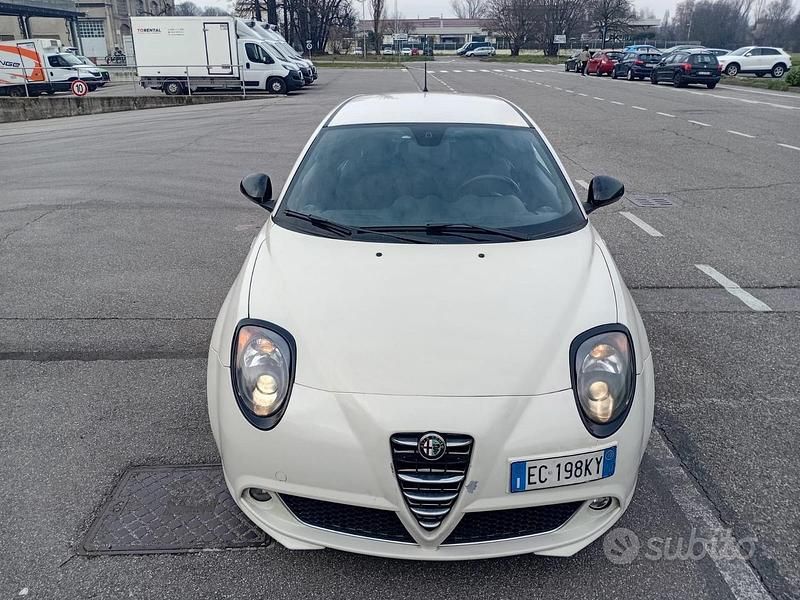 Second-hand Alfa Romeo MiTo 170 CP (125 kW) 2010 Bej Hatchback