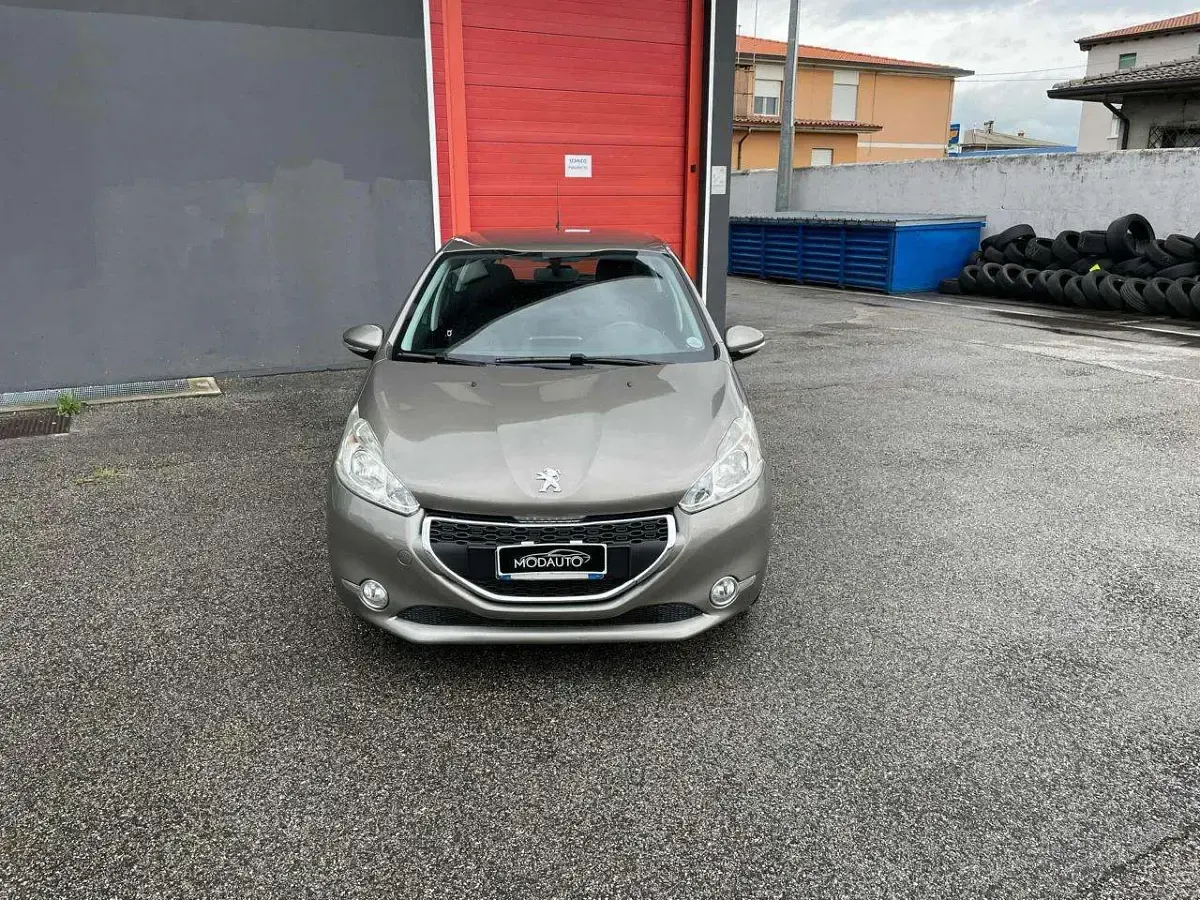 Usata Peugeot 208 Active 82 CV (60 kW) 2014 Bronzo Utilitaria