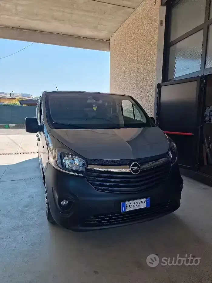 Usata Opel Vivaro 125 CV (91 kW) 2017 Grigio Monovolume