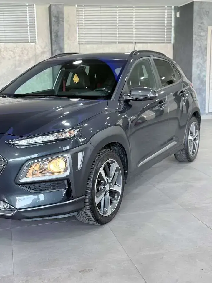 Usata Hyundai Kona Style 116 CV (85 kW) 2018 Grigio SUV