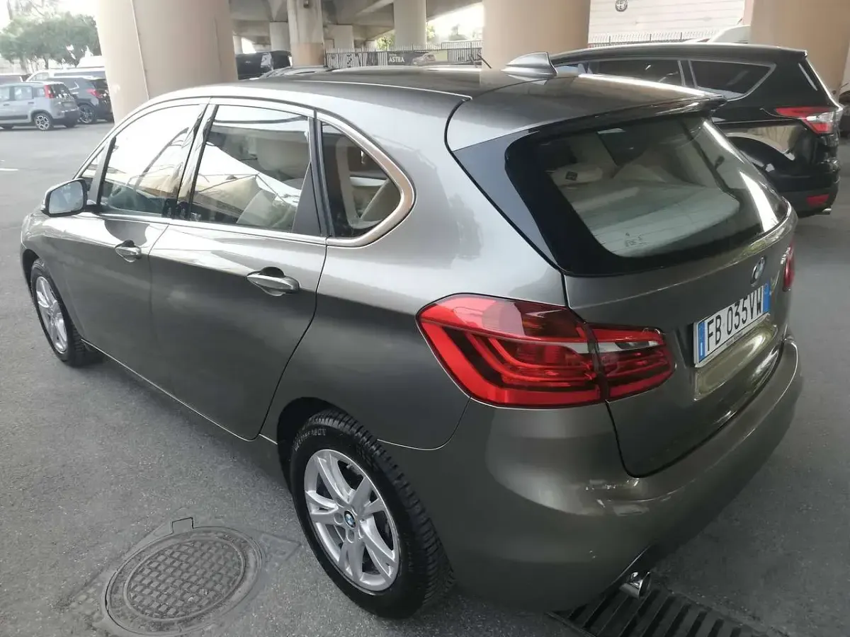 Usata BMW 216 Active Tourer Luxury Line 116 CV (85 kW) 2016 Bronzo Monovolume