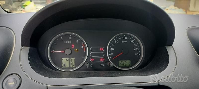Usata Ford Fiesta 68 CV (50 kW) 2003 Grigio Utilitaria