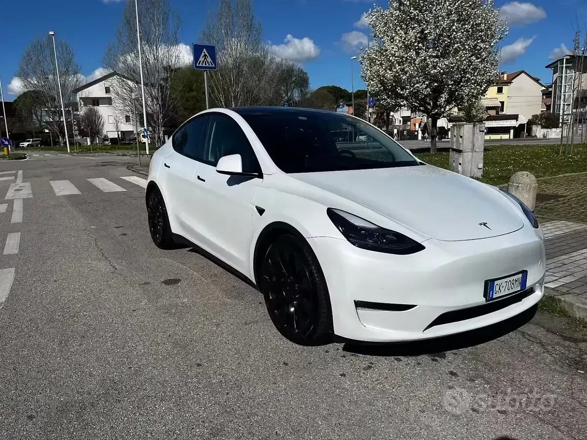 Usata Tesla Model Y Performance 155 kW (211 CV) 2022 Bianco SUV