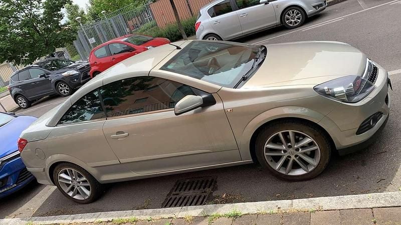 Usata Opel Astra Cabriolet 103 CV (75 kW) 2006 Cabrio